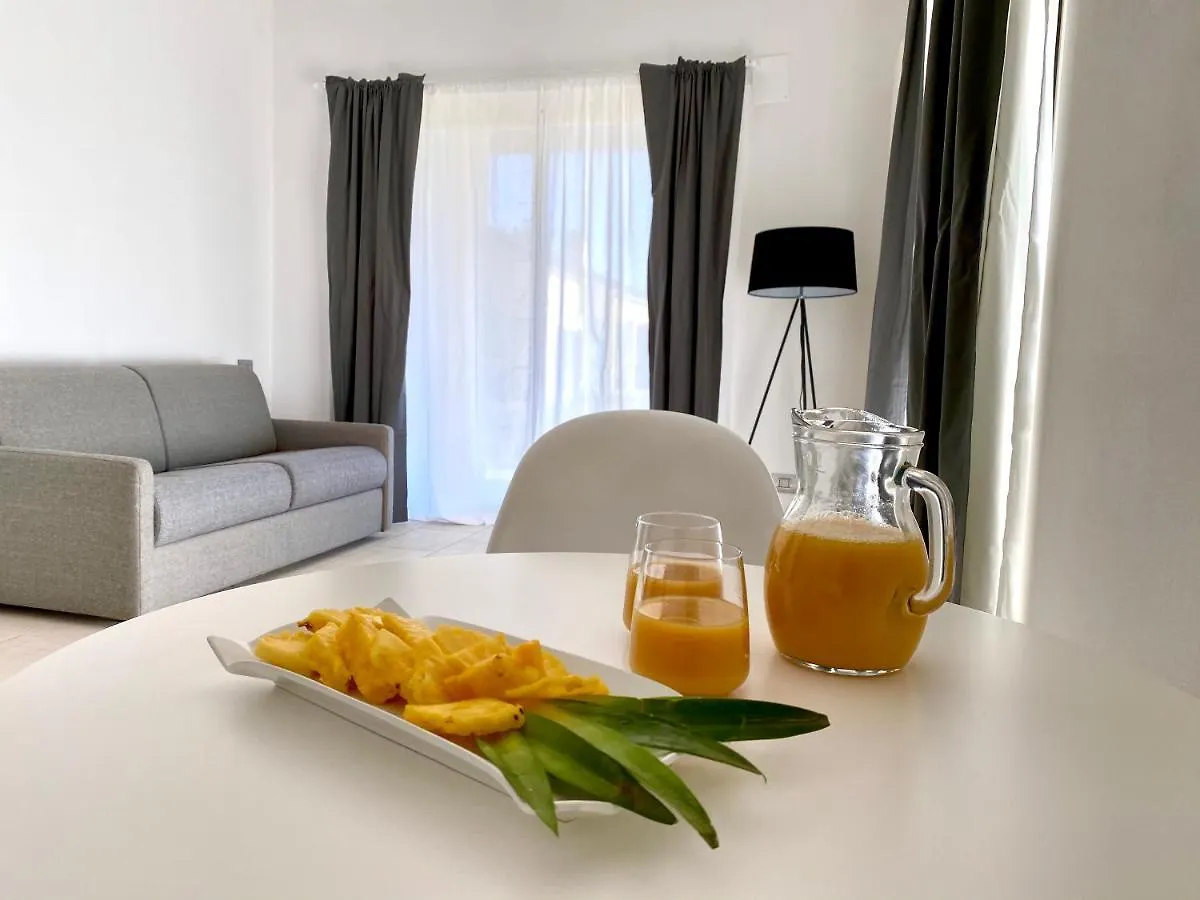 Le Village Sarzana 0*,  Włochy