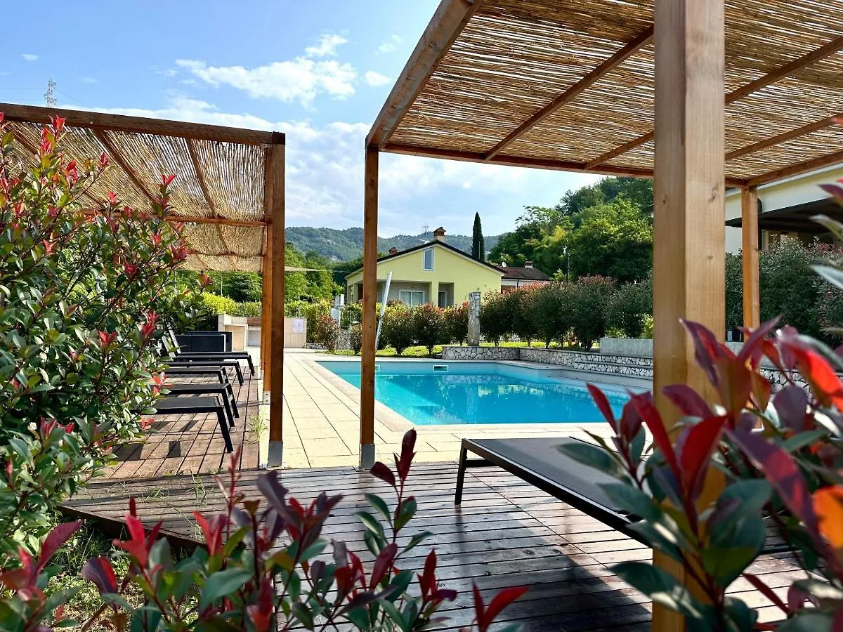 Le Village Sarzana