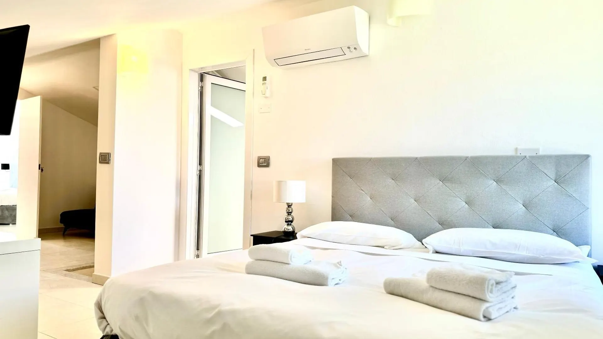 Hotel apartamentowy Le Village Sarzana